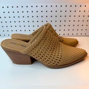 Seven Dials Quinton Tan Woven Top Mules Clogs Boho Summer Classic Casual 9.5M